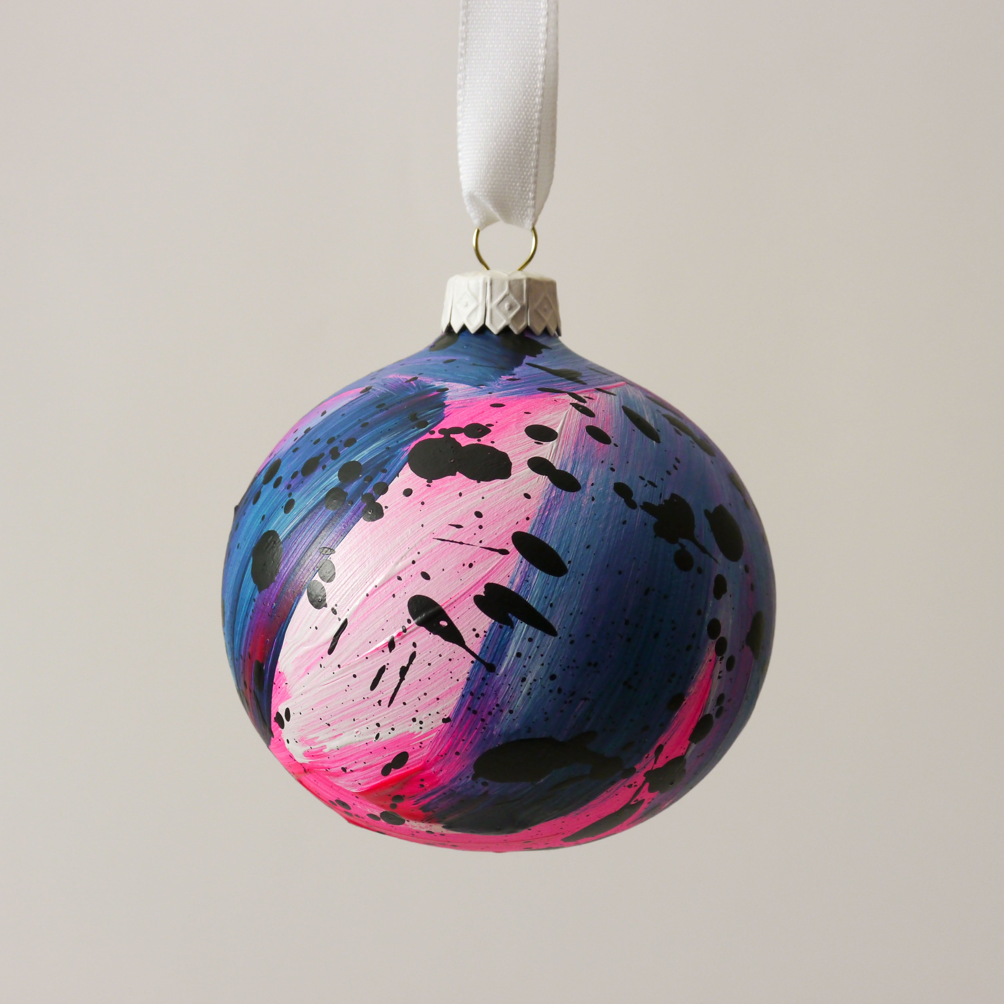 Abstract Art Bauble 007