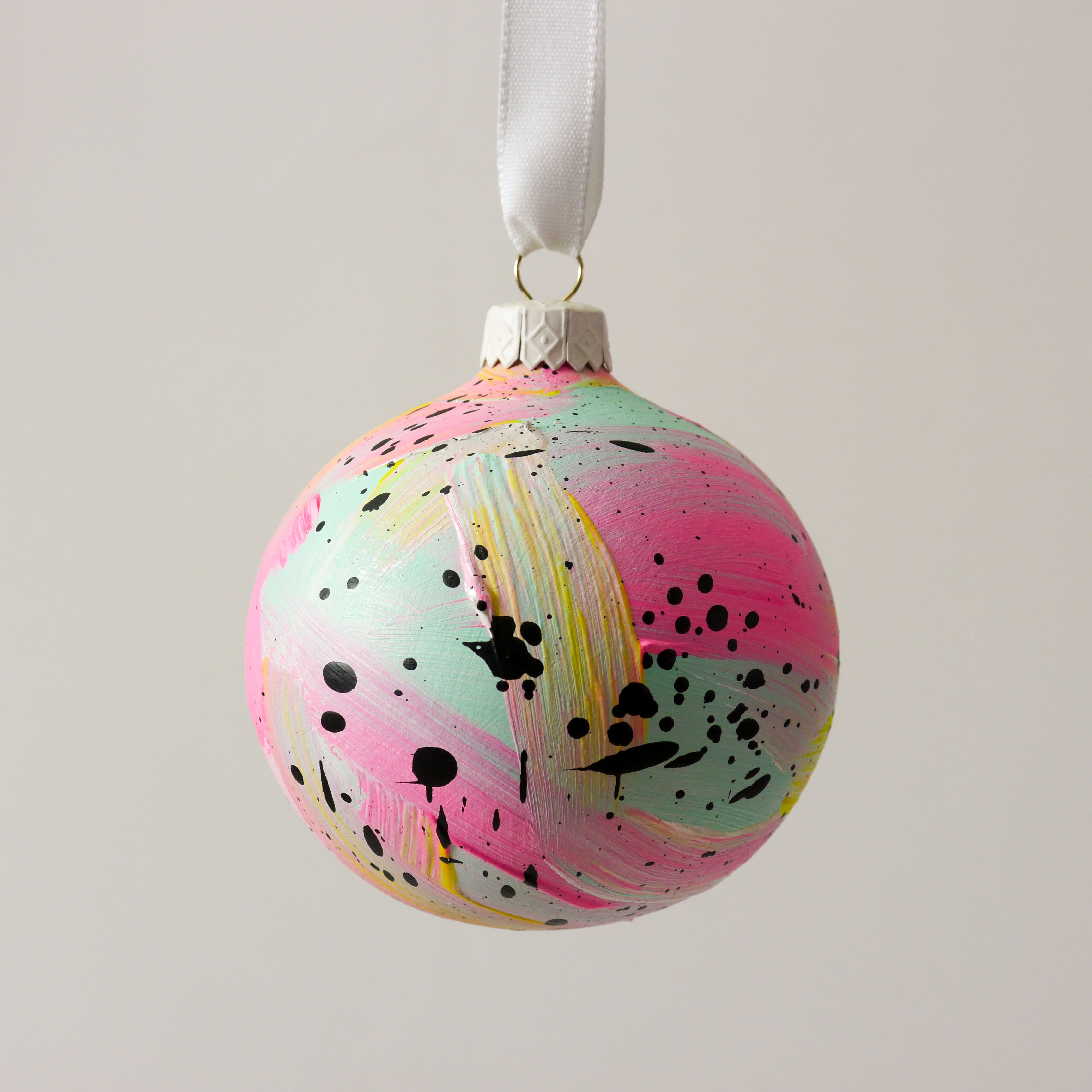 Abstract Art Bauble 028