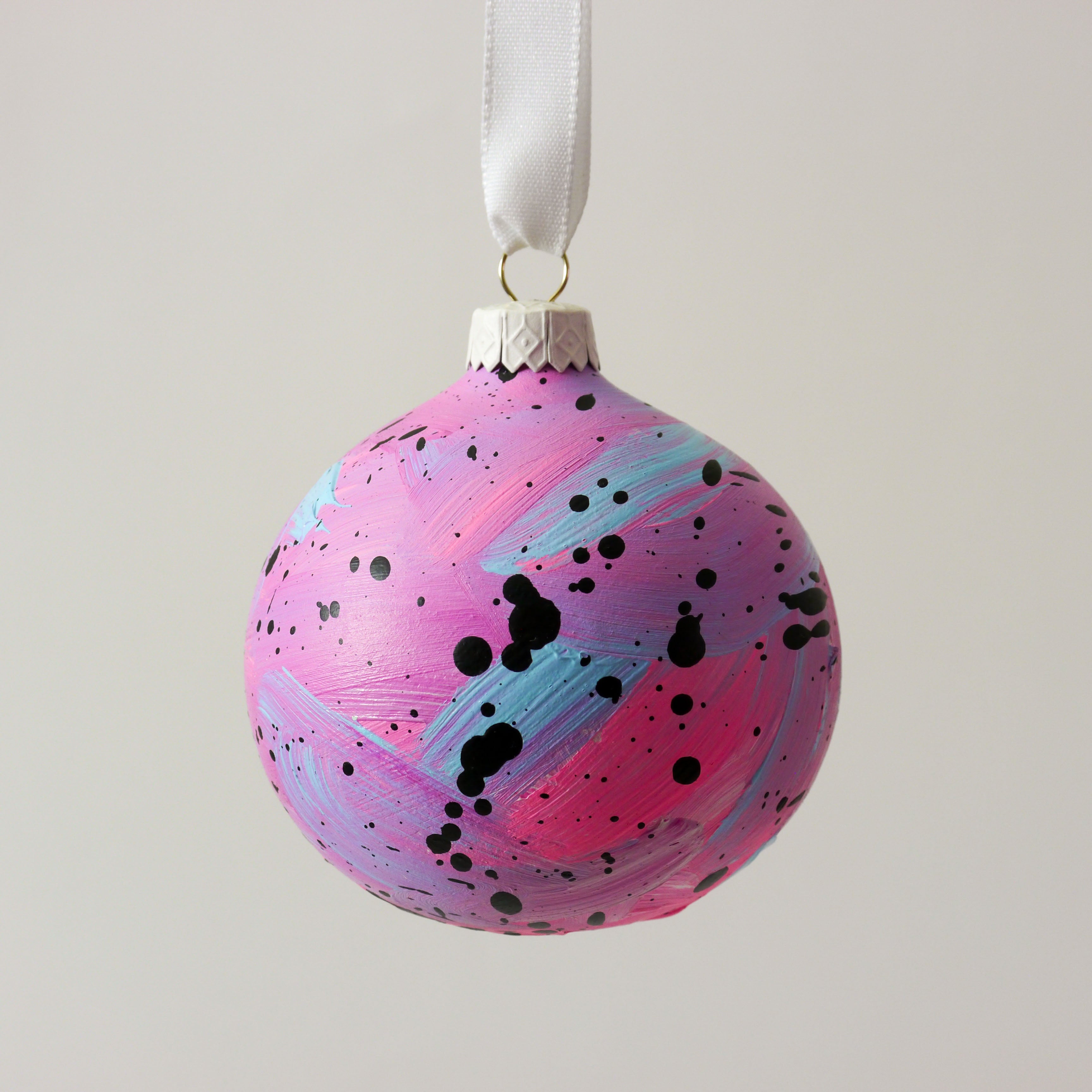Abstract Art Bauble 038