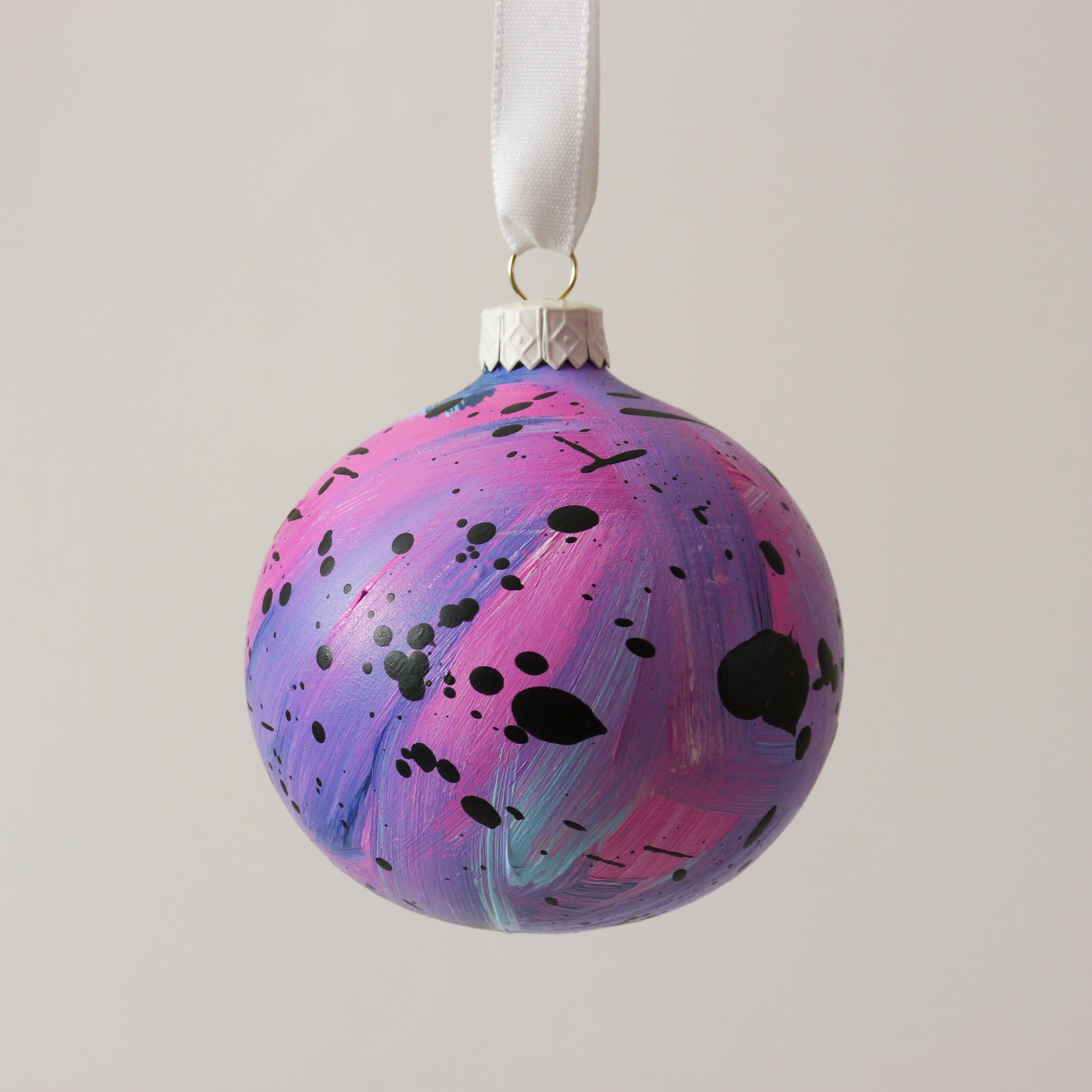 Abstract Art Bauble 039